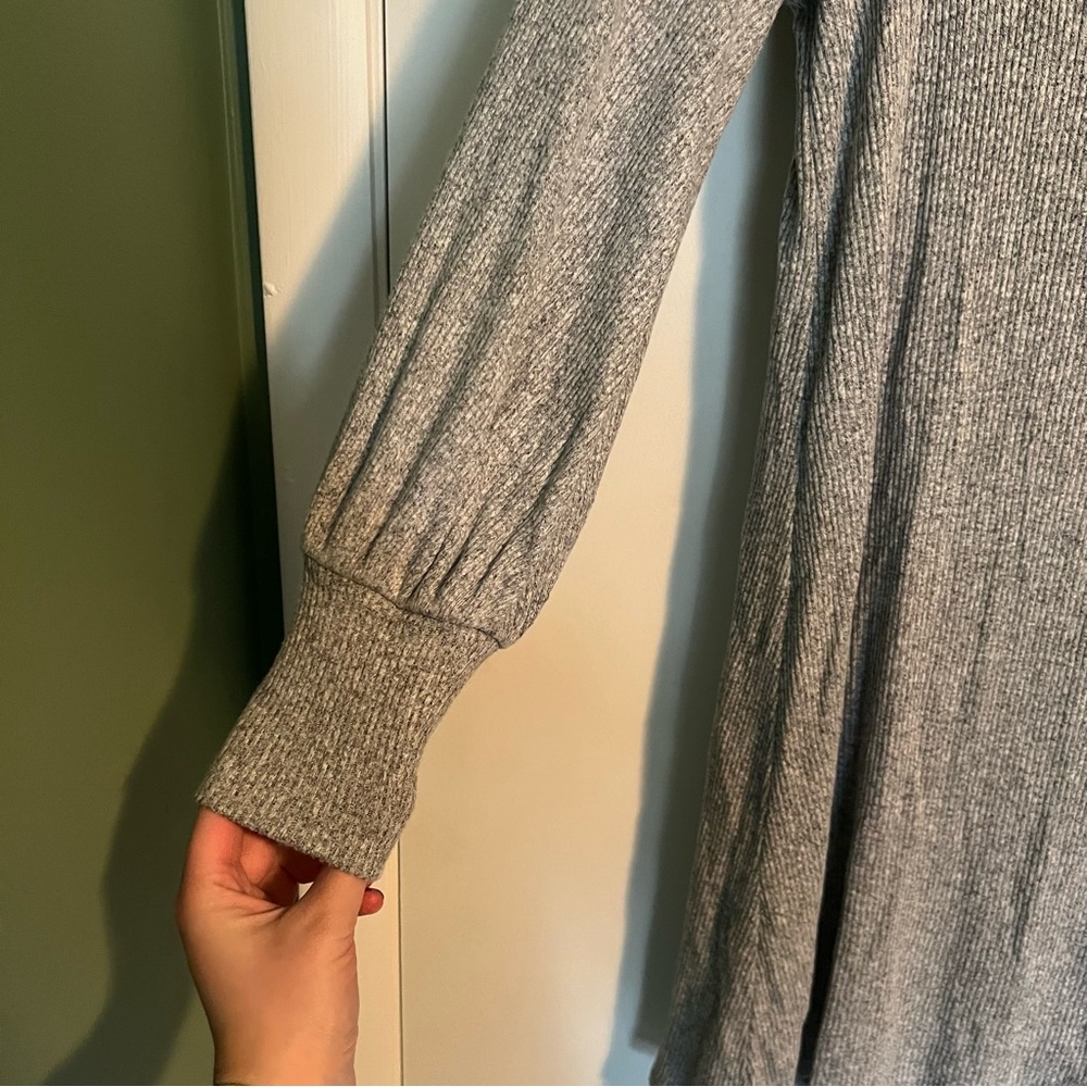 EXPRESS GREY MOCK NECK LONG SLEEVE SHIFT DRESS - Picture 2 of 4